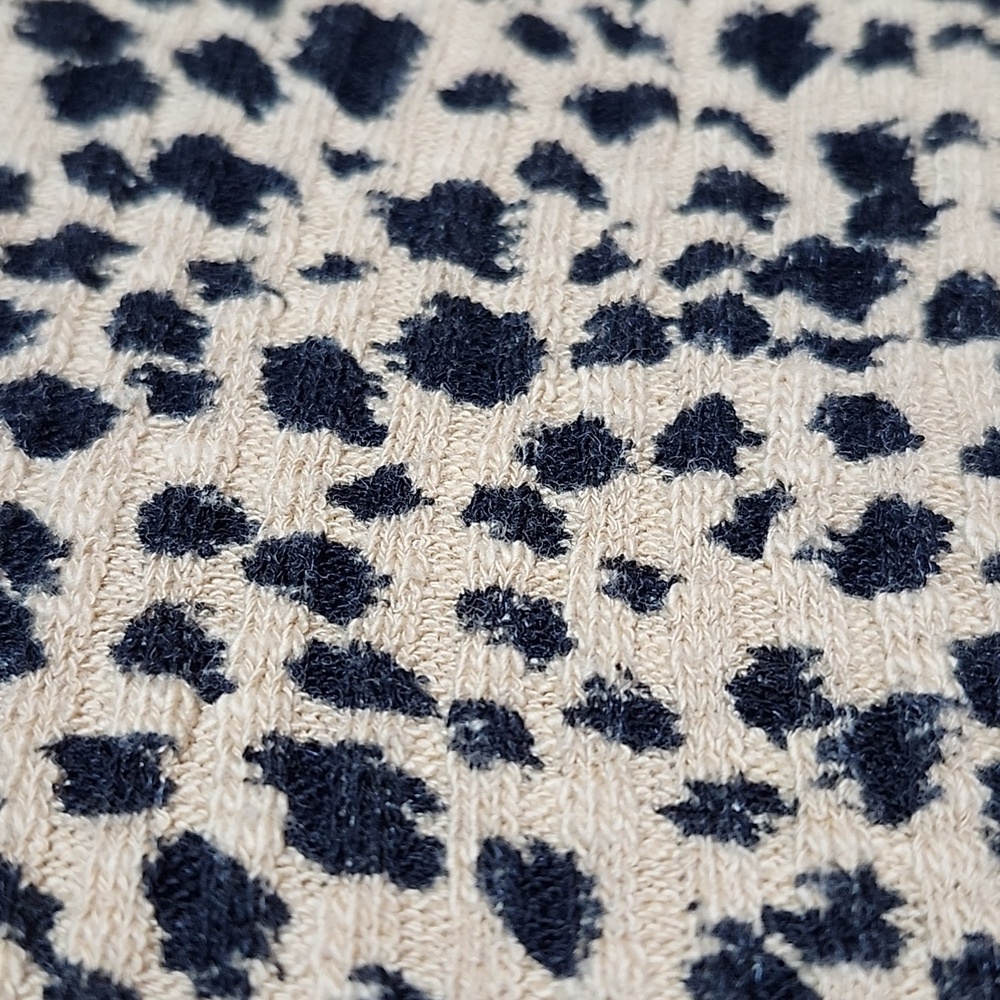 BILLABONG LEOPARD PRINT RIBBED BUTTON-DOWN CROP LONG-SLEEVE TOP - Picture 4 of 13